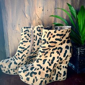 Fierce Platform Leopard wedges ❤️